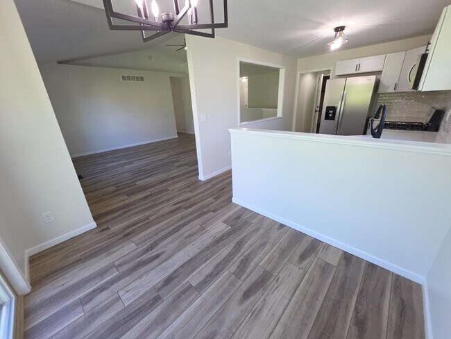 Building Photo - 1813 Rambling Rose Ln