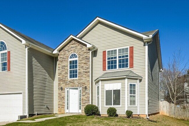 Building Photo - 6083 Trotters Cir