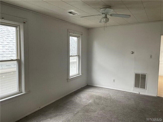 Building Photo - 226 Longnecker St