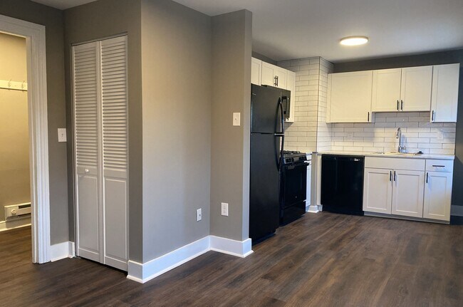 Building Photo - Merchants Lofts V-Upgraded 1 Bedroom