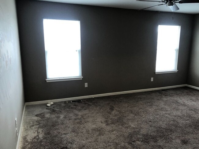 Building Photo - Newer 3 Bed 2 Car Townhome in Grain Valley
