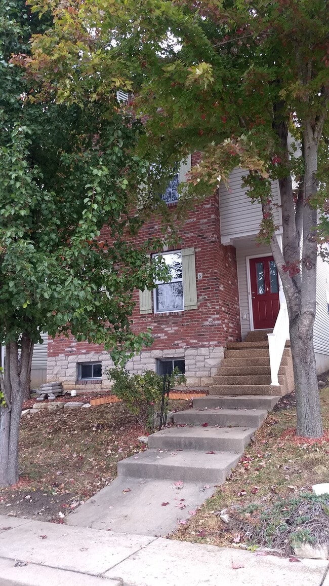Primary Photo - 6 Brookmoore Dr