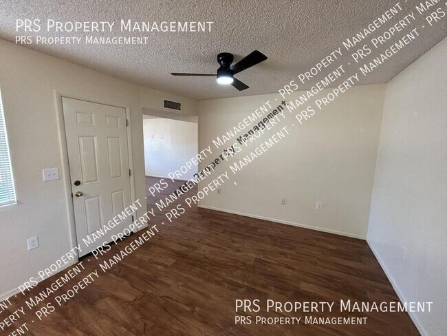 Building Photo - 3147 E Edgewood Ave
