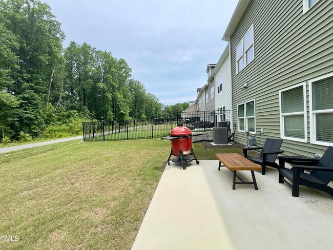 Building Photo - 276 Shingle Oak Rd