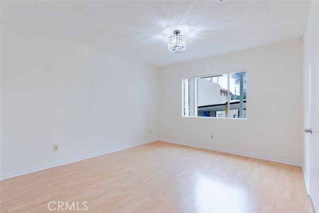 Building Photo - 818 E Windsor Rd