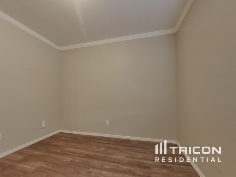 Building Photo - 22792 W Gardenia Dr