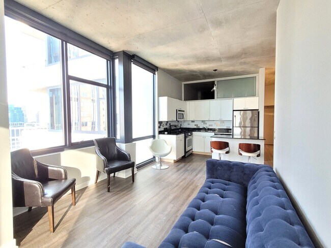 Building Photo - 235 W Van Buren St