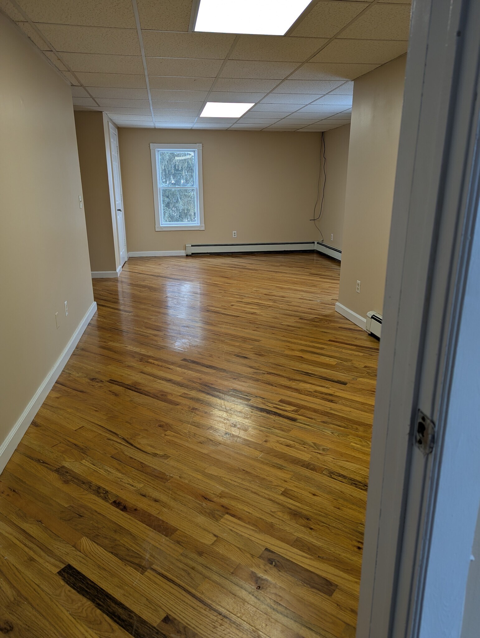 Building Photo - 11 Walnut St