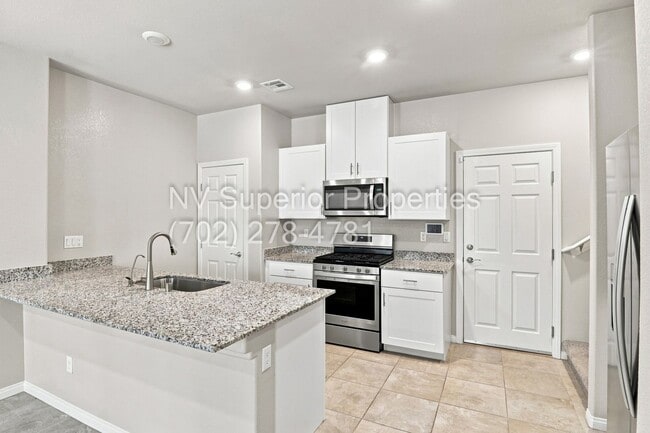 Building Photo - 7204 Sunray Point St