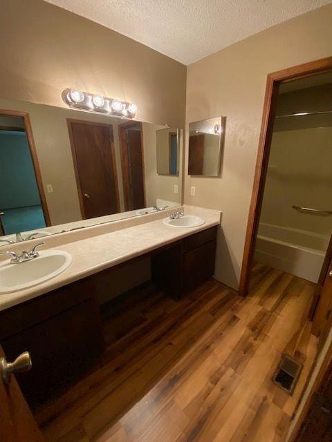 Building Photo - 776 N Storer Ave