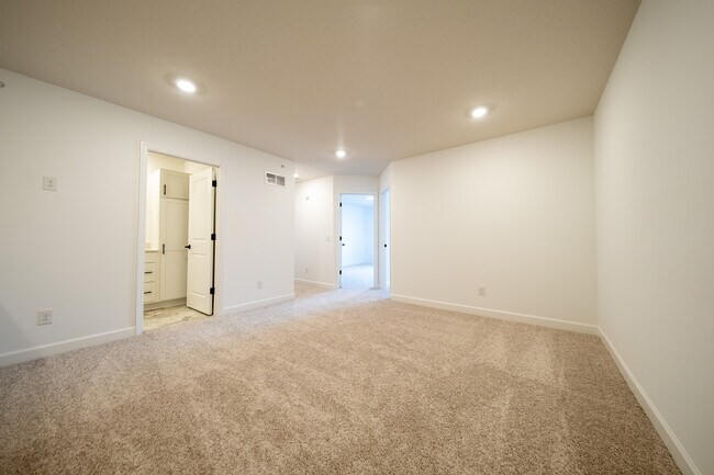 Building Photo - 21618 Orchid Path