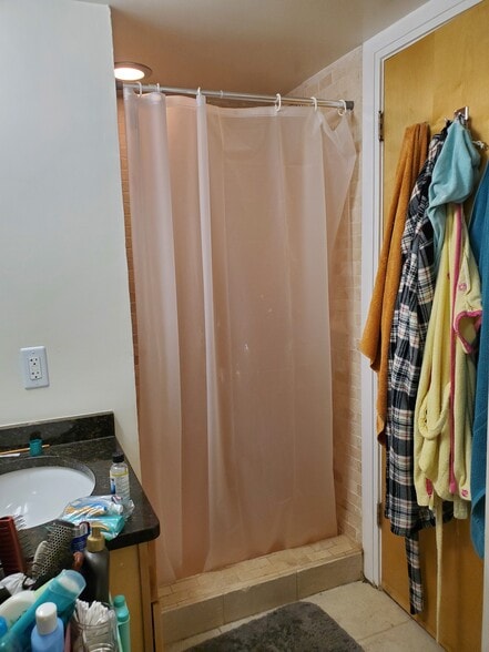 Bedroom 2 - In suite bathroom - 5551 Illinois Ave NW