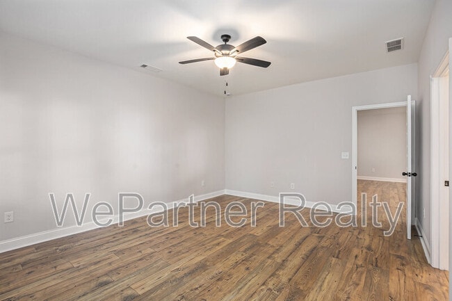 Building Photo - 138 Crestpoint Rd