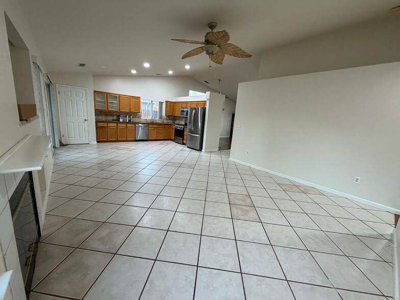 Building Photo - 1965 Shelby Rd