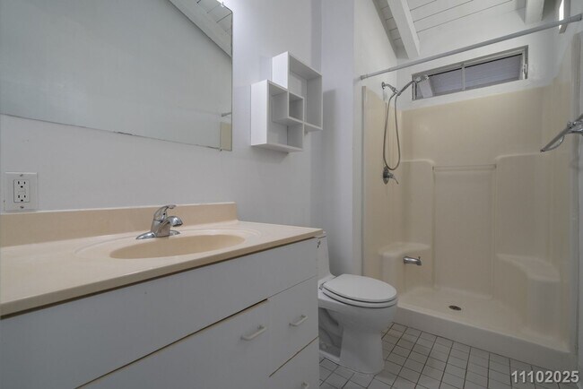 Building Photo - 1BR in Kailua – $2,550 (Utilities Included) | Move-In Ready!