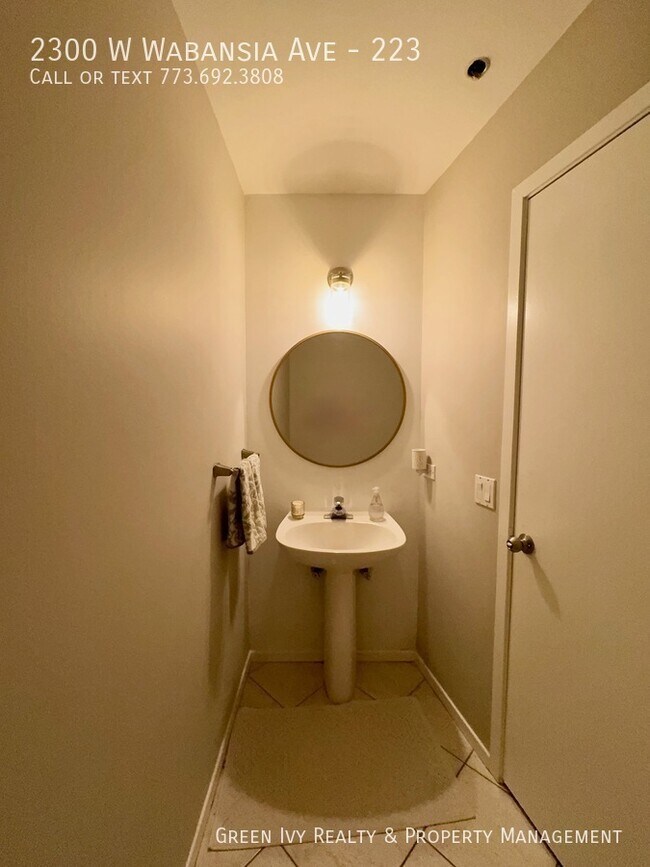 Building Photo - 2300 W Wabansia Ave