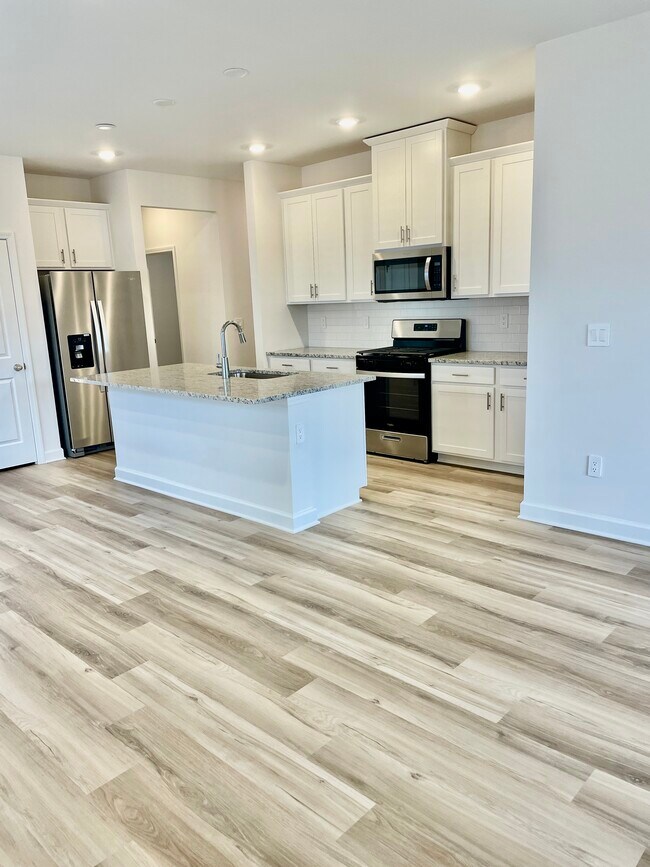 Building Photo - 1073 Lauryn Oak Lp