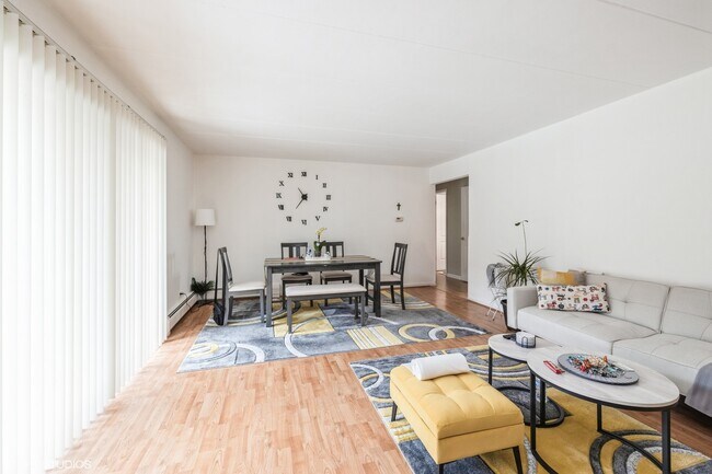 Building Photo - 6148 Kensington Ave