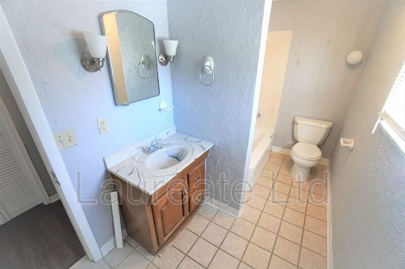 Building Photo - 2235 Iris St