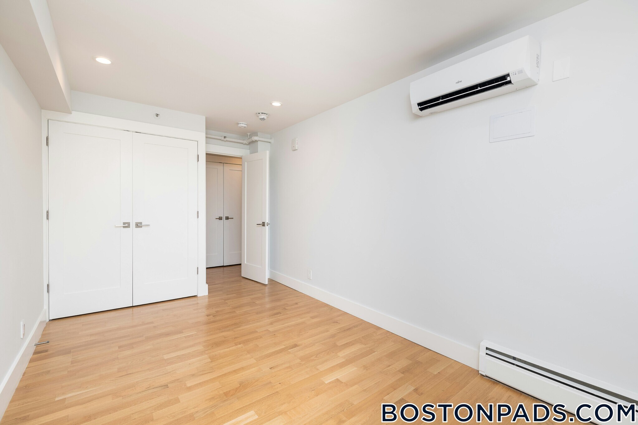 Building Photo - 1410 Columbia Rd