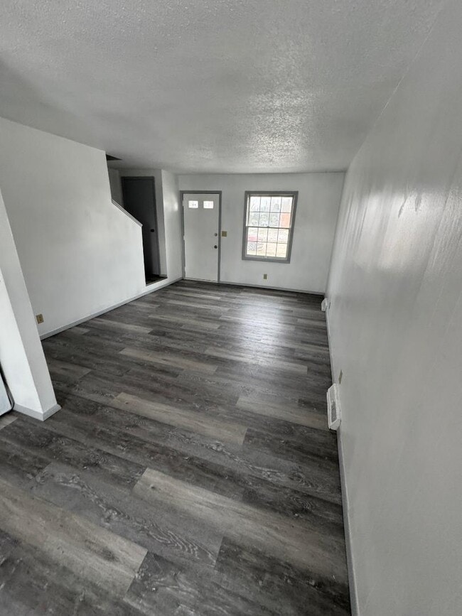 Building Photo - 32-46 Manor Drive - 44