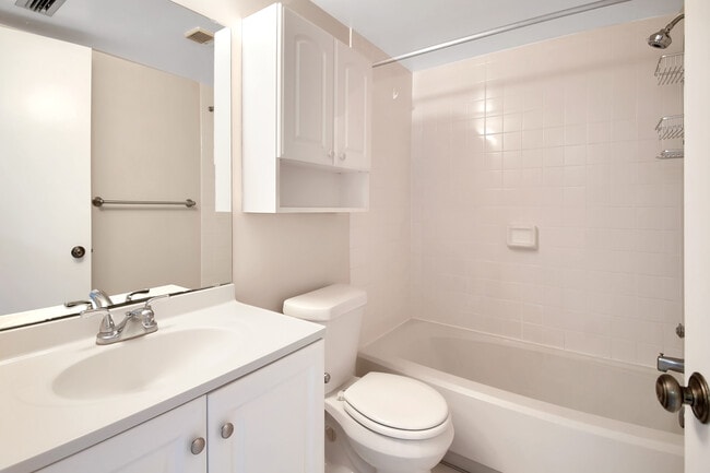 Building Photo - 38 Tarragona Ct