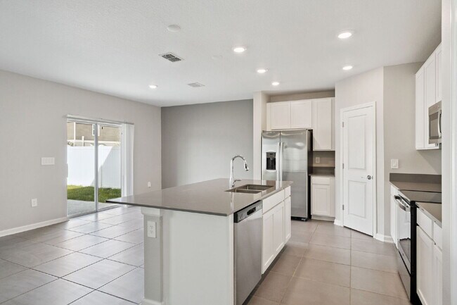 Building Photo - Spacious 4-Bed Retreat with 2.5 Baths in Davenport, FL – Your Next Rental Home Awaits!