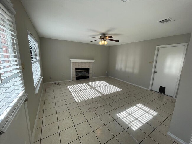 Building Photo - 3909 Danli Ln