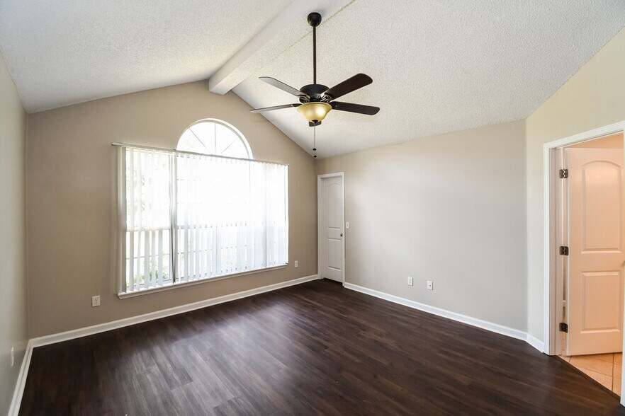 Building Photo - 8217 Glasgow Ct