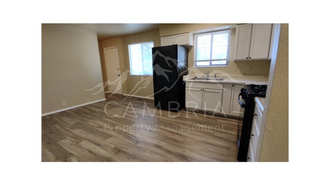 Building Photo - Roomy 4 Bedroom Rambler