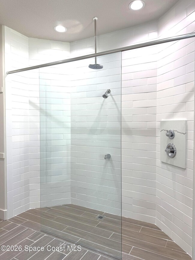 Building Photo - 2851 Edington Dr