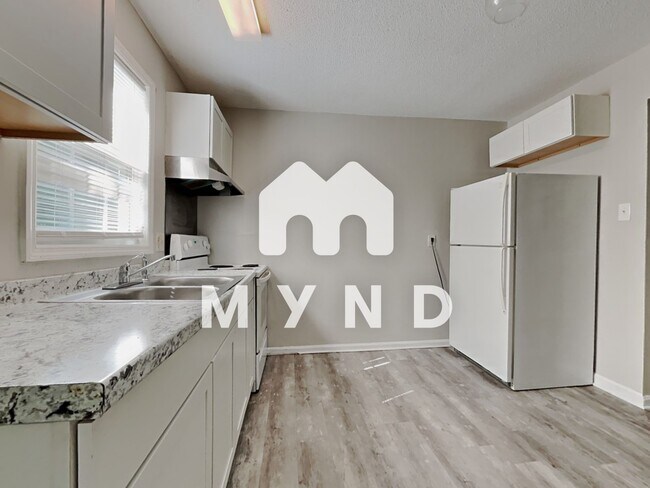 Building Photo - 1600 Poole Rd Unit G