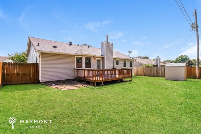 Building Photo - Charming North Little Rock Home with 2-Car Garage