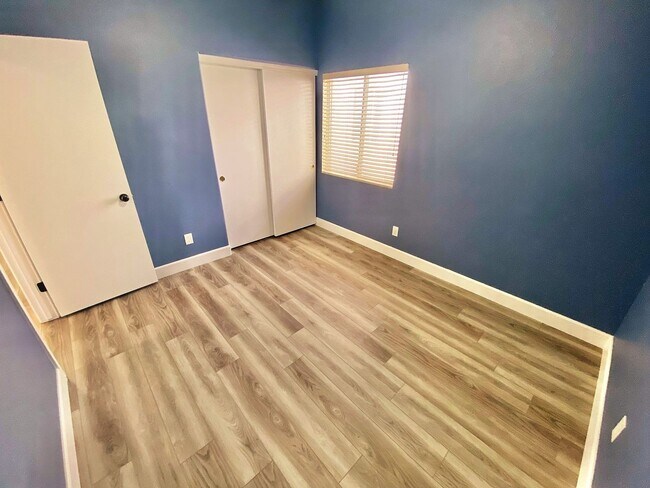 Building Photo - BEAUTIFUL 3 BEDROOM 2 FULL BATHS SINGLE ST...