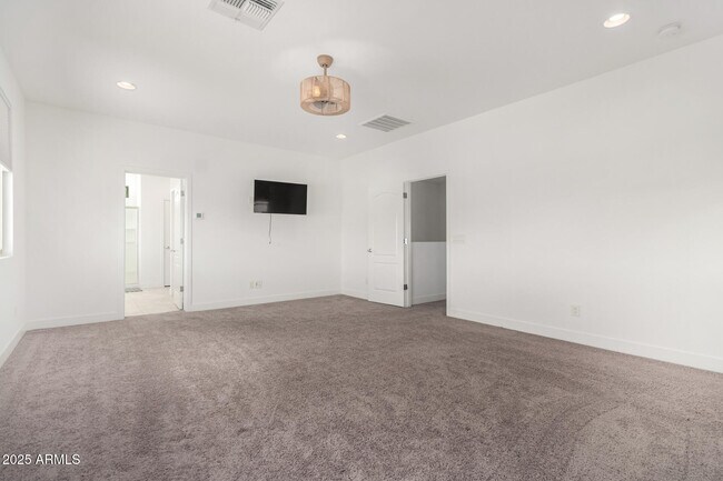 Building Photo - 5221 N 79th Dr