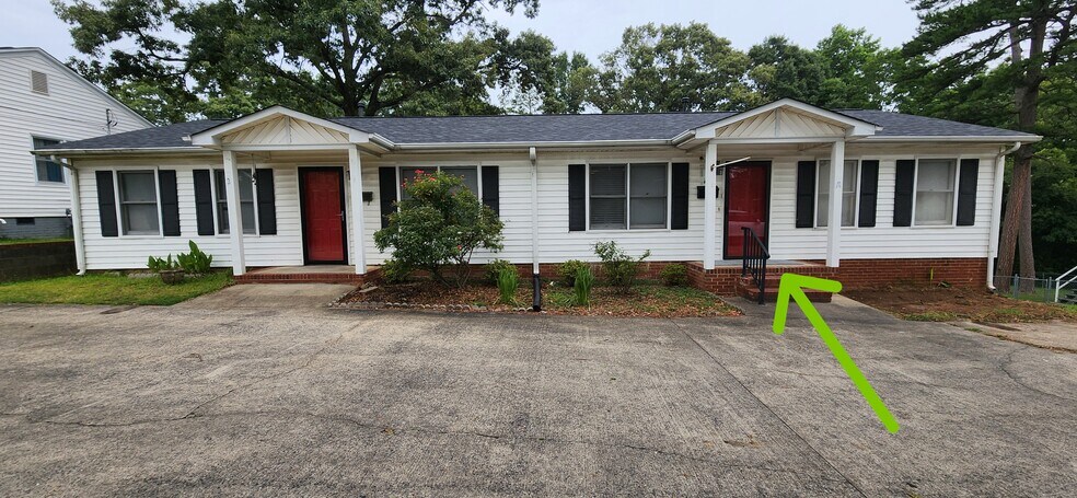 Building Photo - 2110 Twin Ave