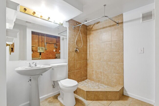 Building Photo - 20612 E Batavia Dr