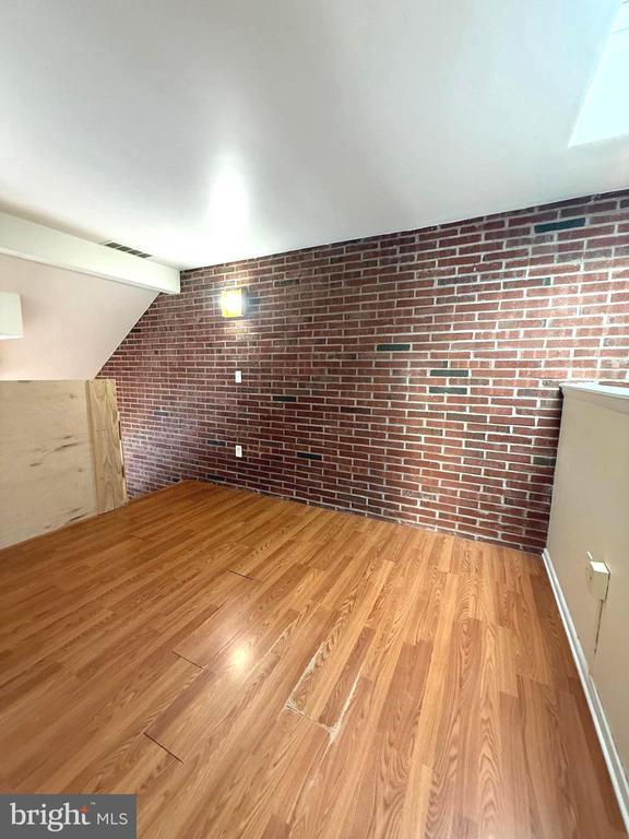 Building Photo - 1071 Lancaster Blvd