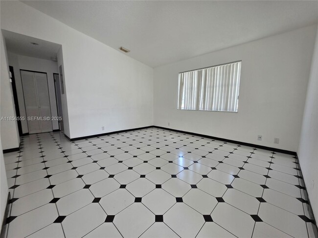 Building Photo - 15564 SW 63rd Ter