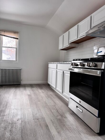 Building Photo - 567 Boulevard