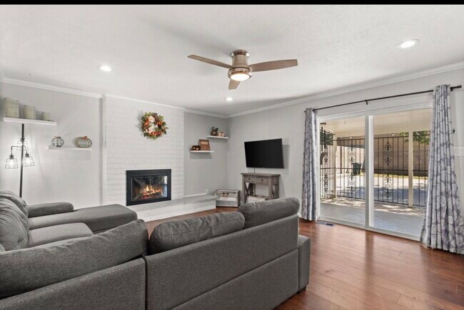 Building Photo - 12100 Woodland Ave NE