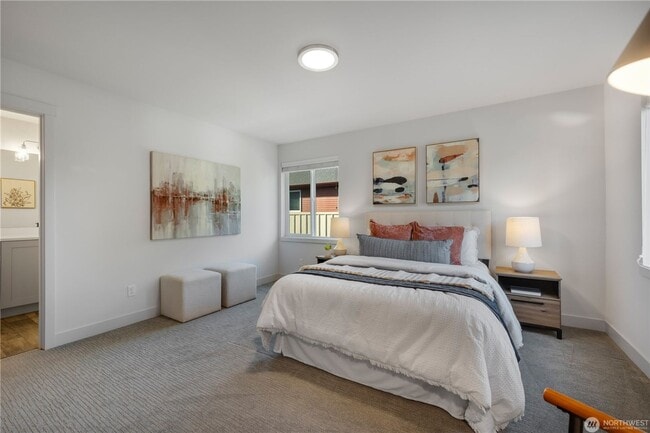 Building Photo - Modern Farmhouse Luxury in Coveted Matthews Beach Available NOW!