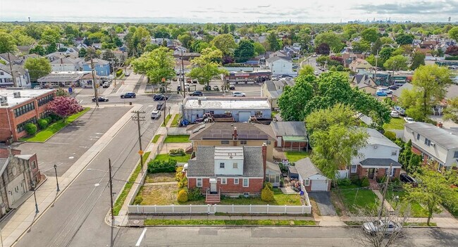 Building Photo - 81 Rose Ave