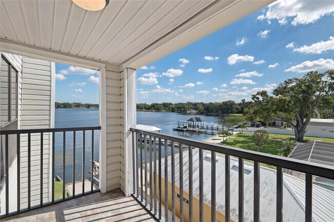 Building Photo - 3127 W Sligh Ave