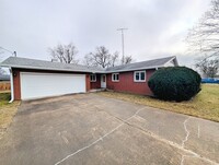 Building Photo - 1716 Kemble Dr