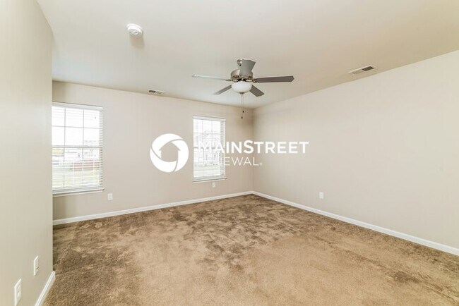 Building Photo - 4 Bedroom Pet-Friendly Home in Mount Washi...