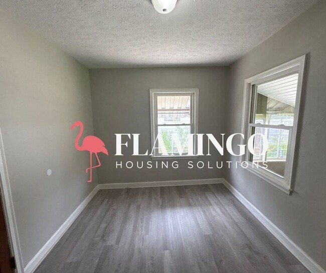 Building Photo - Comfortable 2-Bedroom Home with Central Air in Dayton’s Gem City