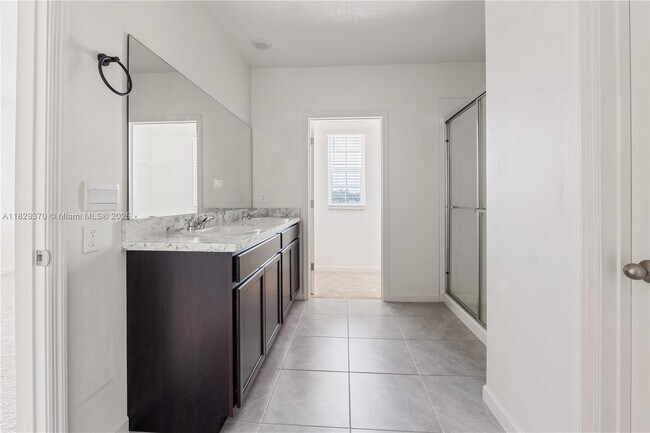 Building Photo - 5305 Fantasy Dr