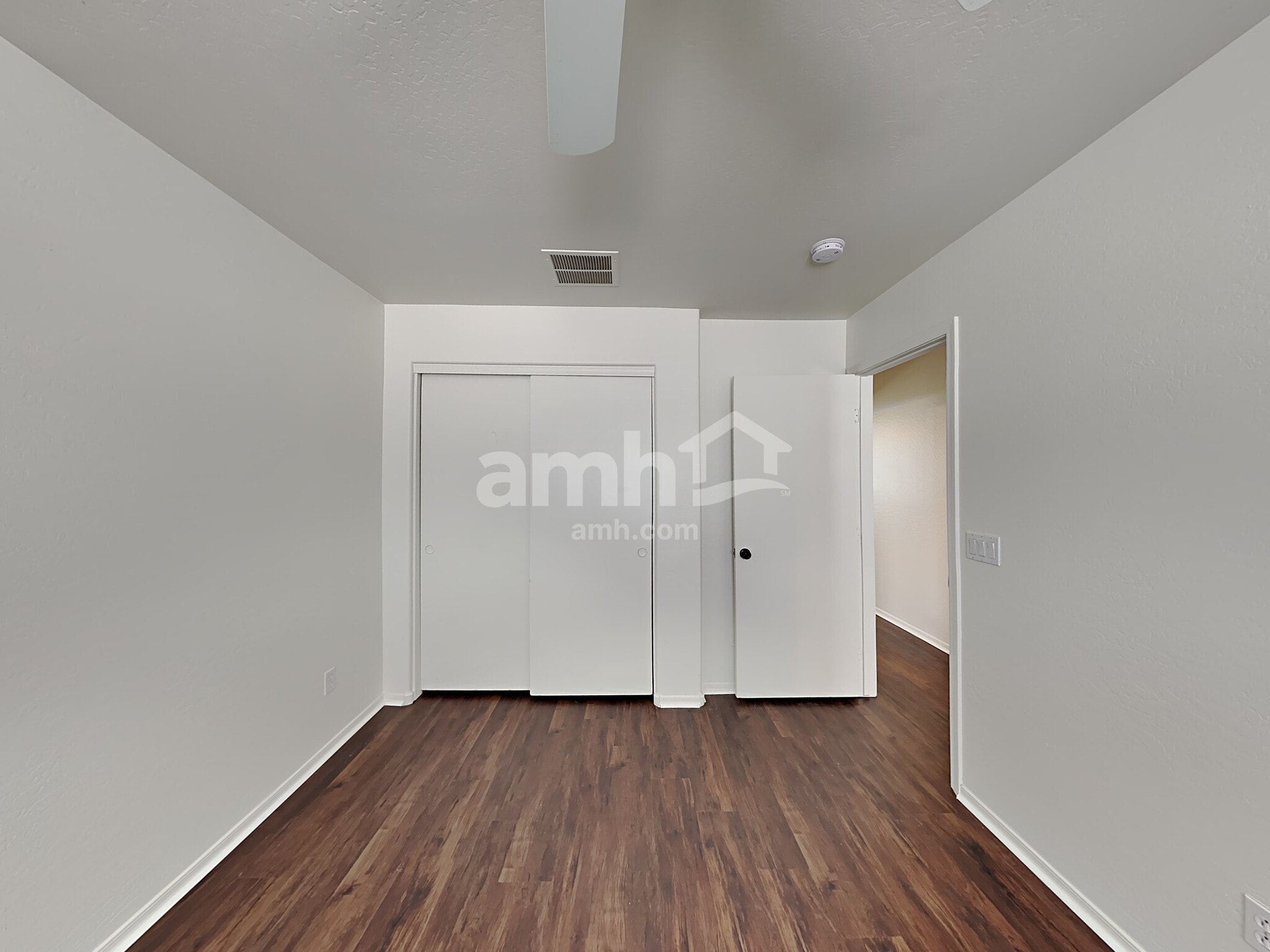 Building Photo - 6727 W Desert Ln