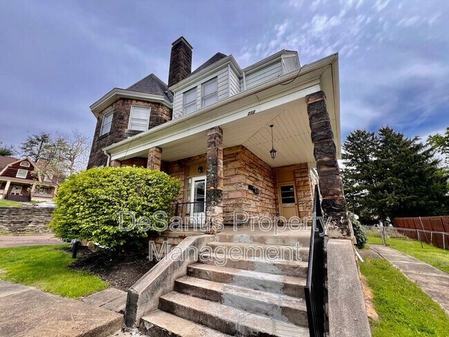 Building Photo - 212 N Highland Ave